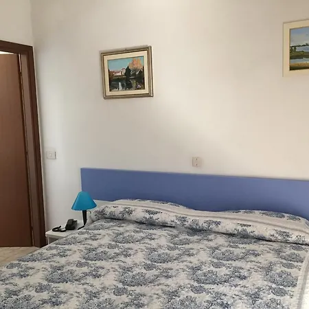 Halifax Hotel 3*