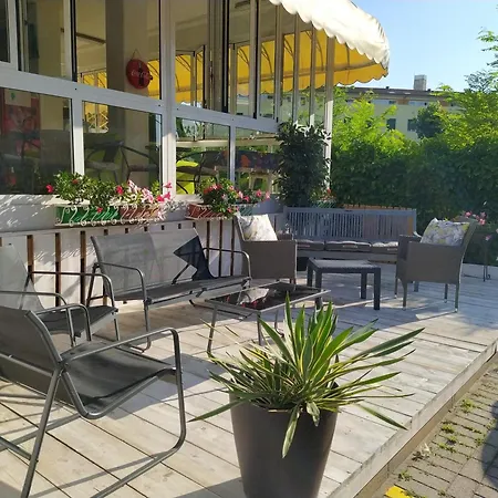 Hotel Halifax 3*