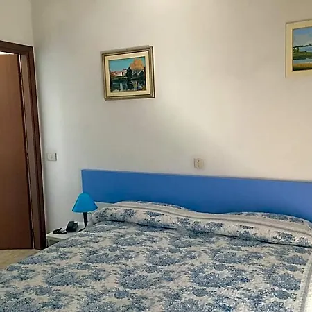 Halifax 3*