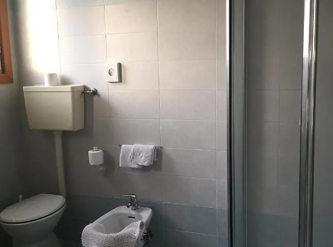 Halifax 3*